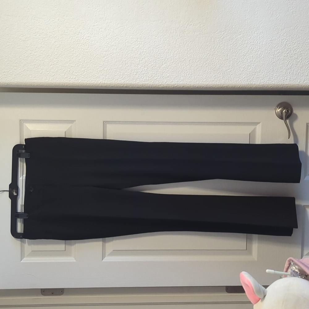 The limited Cassidy fit, size 2R, black pants
